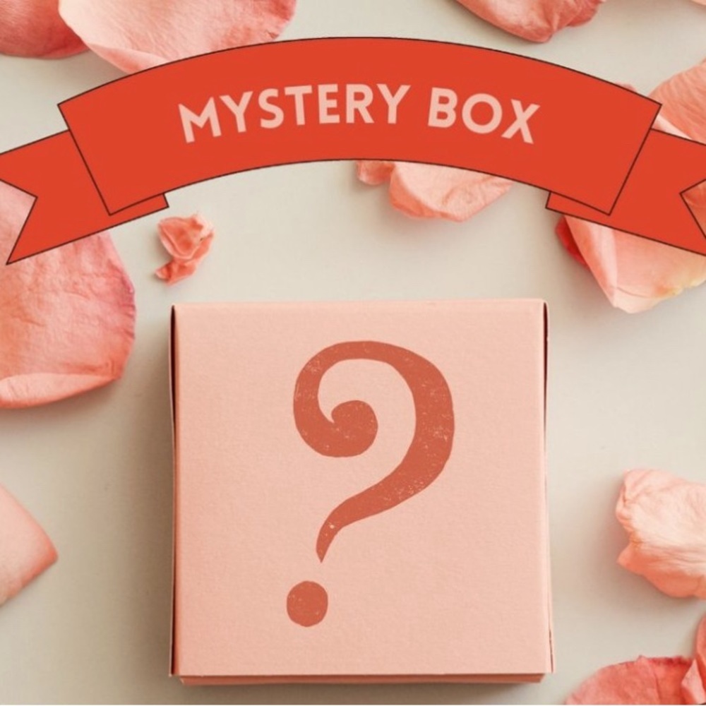 WOMEN ASSORTED MYSTERY BOX | $75 Value